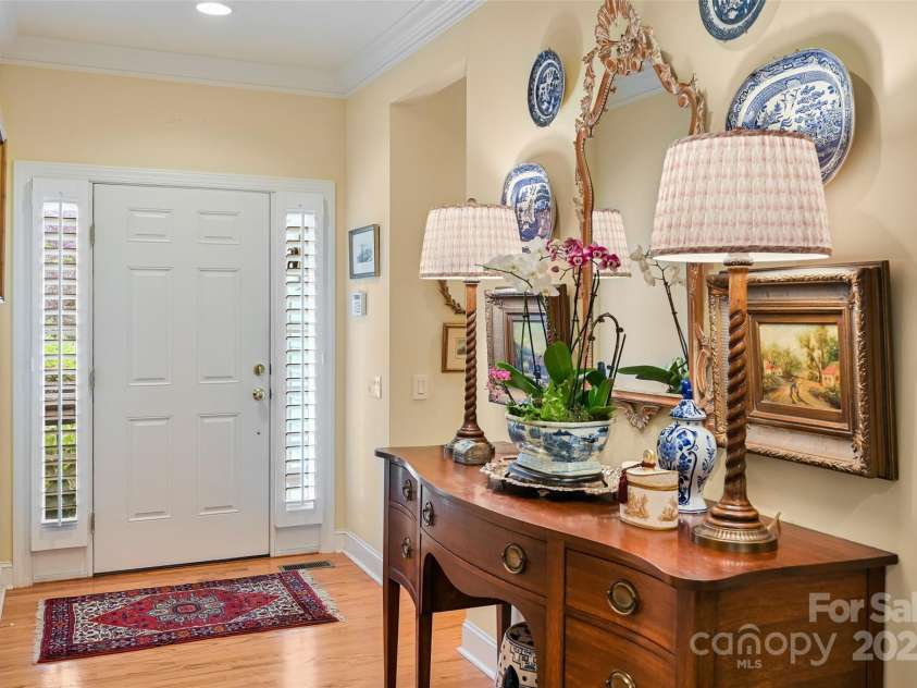 43 Towne Place Drive, Hendersonville, NC 28792.  MLS# CAR4276798, YatesRealty ID 25921. Wide sun-filled foyer