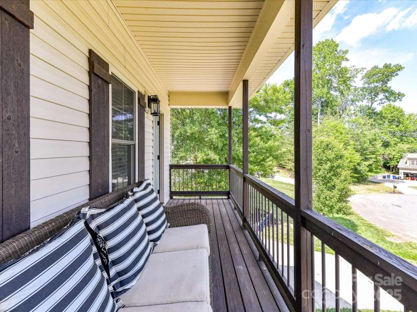 3801 Creek Ridge Drive, Denver, NC 28037.  MLS# CAR4258804, YatesRealty ID 25922. Private Balcony off Primary Suite!