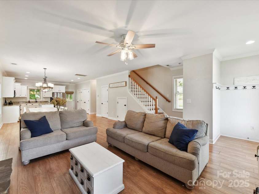 3801 Creek Ridge Drive, Denver, NC 28037.  MLS# CAR4258804, YatesRealty ID 25922. Spacious, Open Plan with great flow!