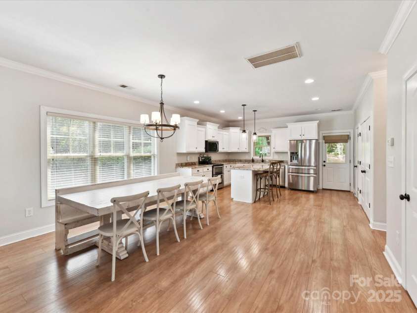 3801 Creek Ridge Drive, Denver, NC 28037.  MLS# CAR4258804, YatesRealty ID 25922. Upgraded Kitchen & Large Dining Area!