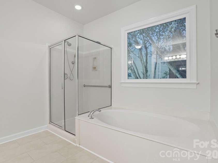 8016 Painted Pony Court, Charlotte, NC 28269.  MLS# CAR4310124, YatesRealty ID 25922. 