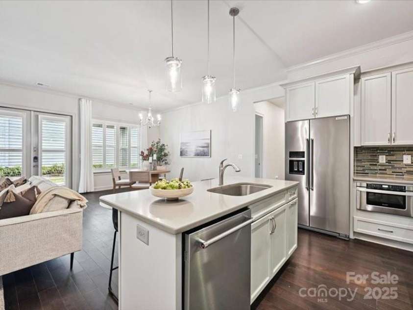 2034 Laney Pond Road, Matthews, NC 28104.  MLS# CAR4277019, YatesRealty ID 25923. 