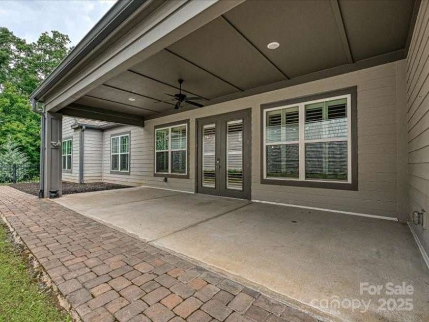 2034 Laney Pond Road, Matthews, NC 28104.  MLS# CAR4277019, YatesRealty ID 25923. 