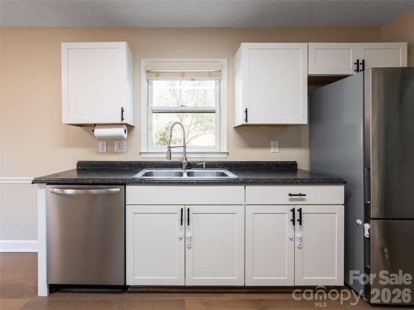8 Turkey Toe Lane, Arden, NC 28704.  MLS# CAR4345806, YatesRealty ID 25923. 