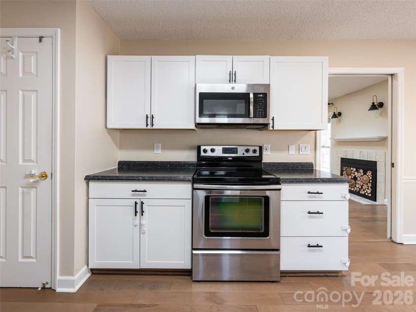 8 Turkey Toe Lane, Arden, NC 28704.  MLS# CAR4345806, YatesRealty ID 25923. 