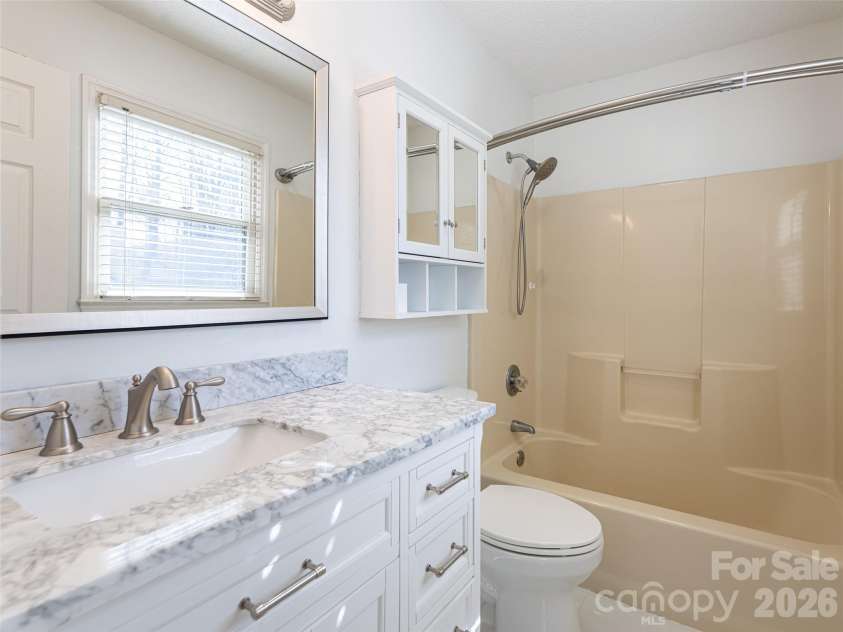 8 Turkey Toe Lane, Arden, NC 28704.  MLS# CAR4345806, YatesRealty ID 25923. 