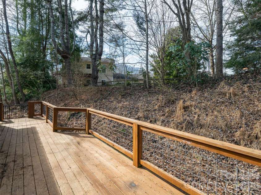 8 Turkey Toe Lane, Arden, NC 28704.  MLS# CAR4345806, YatesRealty ID 25923. 