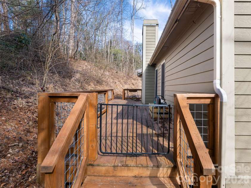 8 Turkey Toe Lane, Arden, NC 28704.  MLS# CAR4345806, YatesRealty ID 25923. 