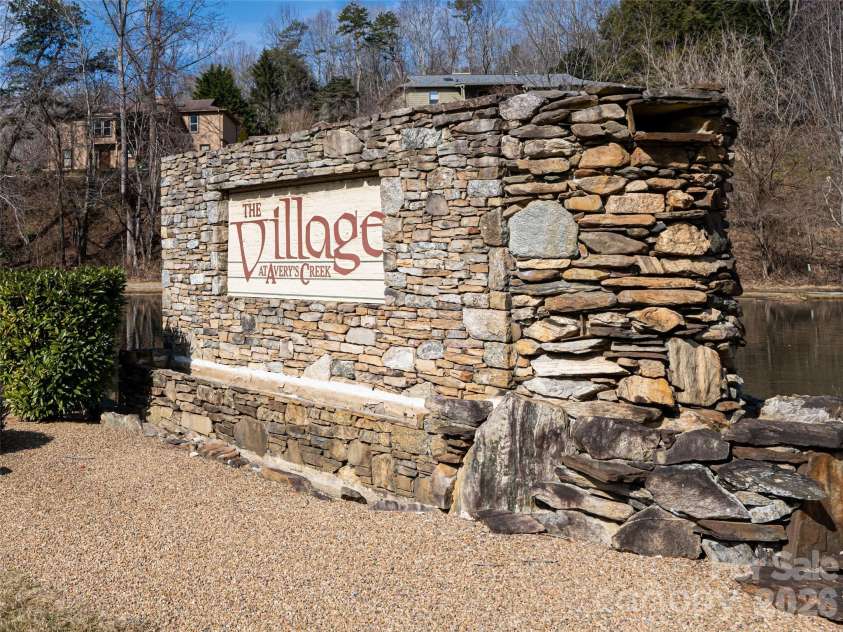 8 Turkey Toe Lane, Arden, NC 28704.  MLS# CAR4345806, YatesRealty ID 25923. 