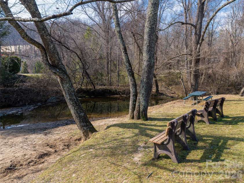 8 Turkey Toe Lane, Arden, NC 28704.  MLS# CAR4345806, YatesRealty ID 25923. 