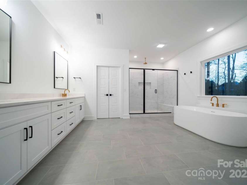 5016 Carolina North Drive, Gastonia, NC 28056.  MLS# CAR4278078, YatesRealty ID 25924. 