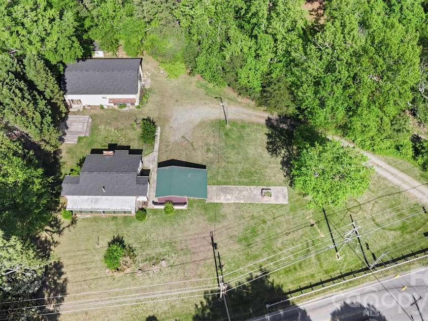 5208 Hickory Grove Road, Mount Holly, NC 28120.  MLS# CAR4369227, YatesRealty ID 25924. 