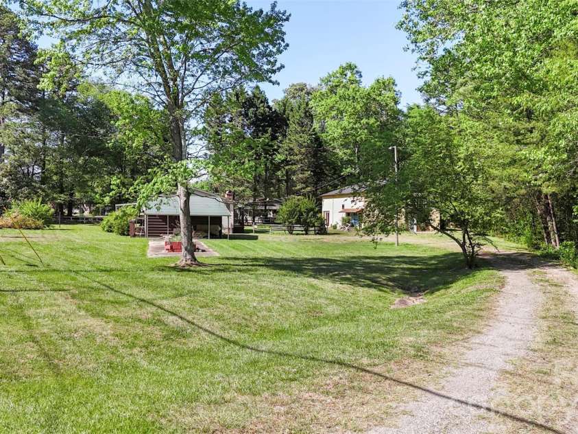 5208 Hickory Grove Road, Mount Holly, NC 28120.  MLS# CAR4369227, YatesRealty ID 25924. Main entrance