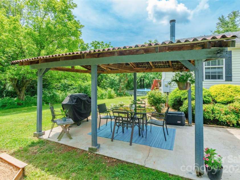 1828 Pine Hollow Place, Hudson, NC 28638.  MLS# CAR4272259, YatesRealty ID 25925. 