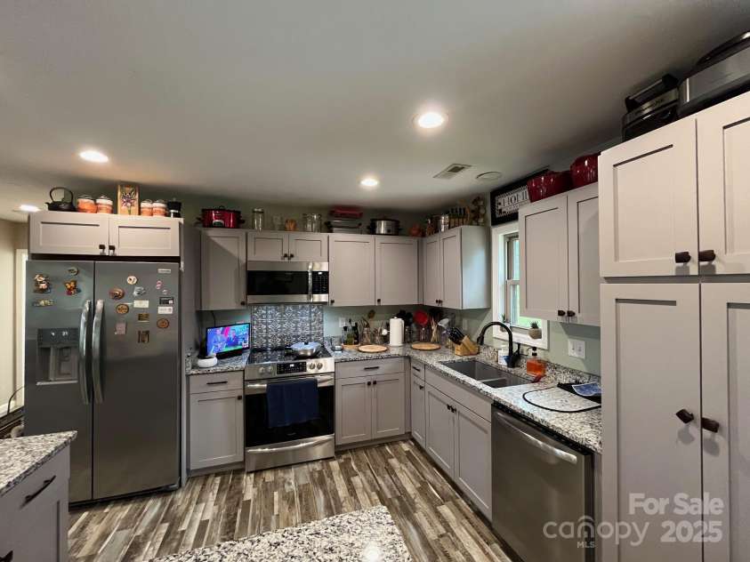 58 Mary's Lane, Marion, NC 28752.  MLS# CAR4274922, YatesRealty ID 25926. Kitchen