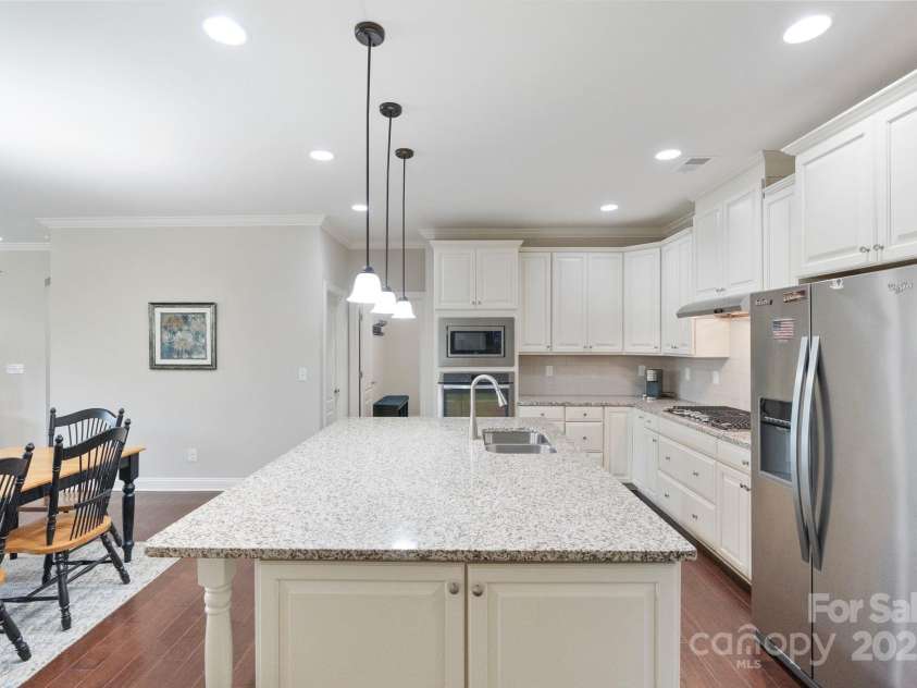 1001 Manorwyck Farms Drive, Waxhaw, NC 28173.  MLS# CAR4276349, YatesRealty ID 25927. 