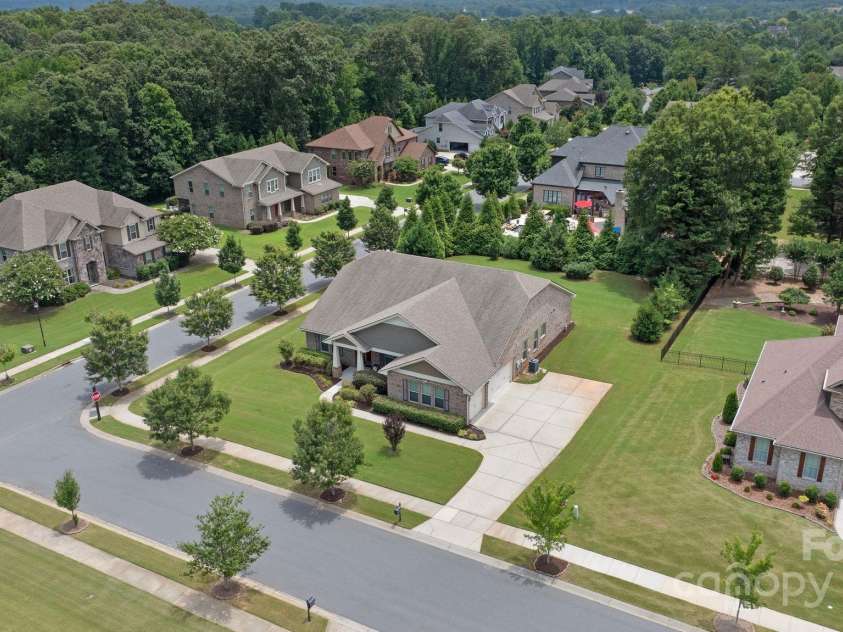 1001 Manorwyck Farms Drive, Waxhaw, NC 28173.  MLS# CAR4276349, YatesRealty ID 25927. 