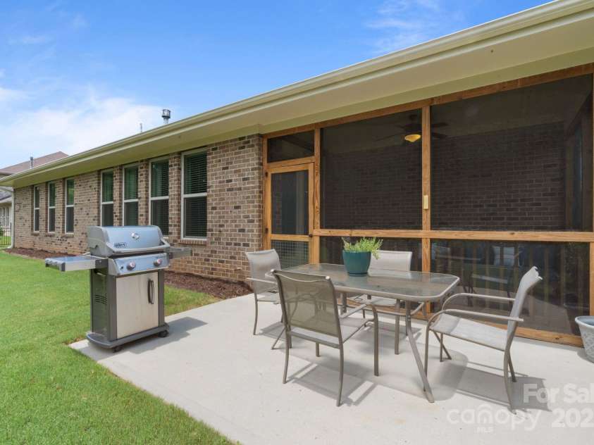 1001 Manorwyck Farms Drive, Waxhaw, NC 28173.  MLS# CAR4276349, YatesRealty ID 25927. 