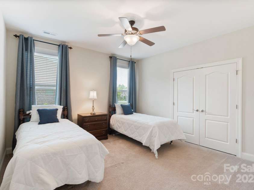 1001 Manorwyck Farms Drive, Waxhaw, NC 28173.  MLS# CAR4276349, YatesRealty ID 25927. 