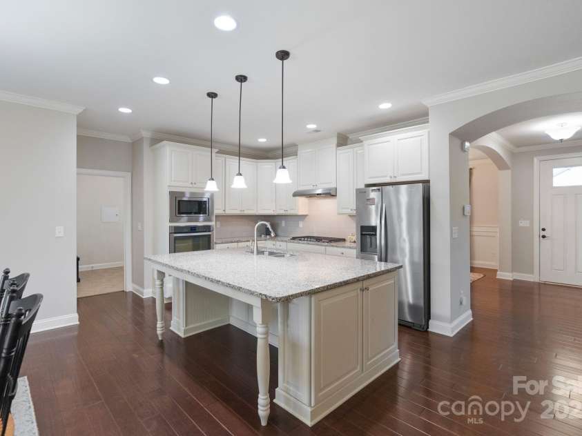 1001 Manorwyck Farms Drive, Waxhaw, NC 28173.  MLS# CAR4276349, YatesRealty ID 25927. 