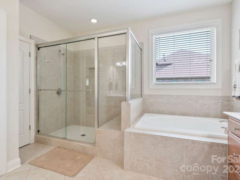 1001 Manorwyck Farms Drive, Waxhaw, NC 28173.  MLS# CAR4276349, YatesRealty ID 25927. 