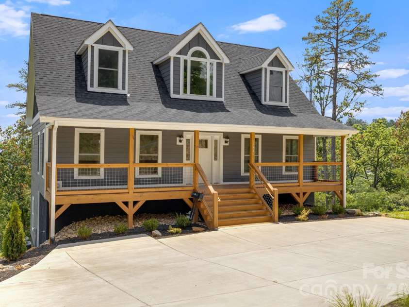 338 Espen Ridge, Woodfin, NC 28804.  MLS# CAR4381331, YatesRealty ID 25927. 