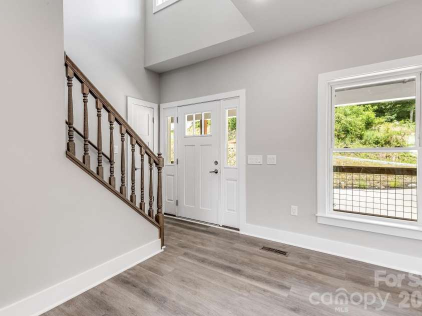 338 Espen Ridge, Woodfin, NC 28804.  MLS# CAR4381331, YatesRealty ID 25927. 