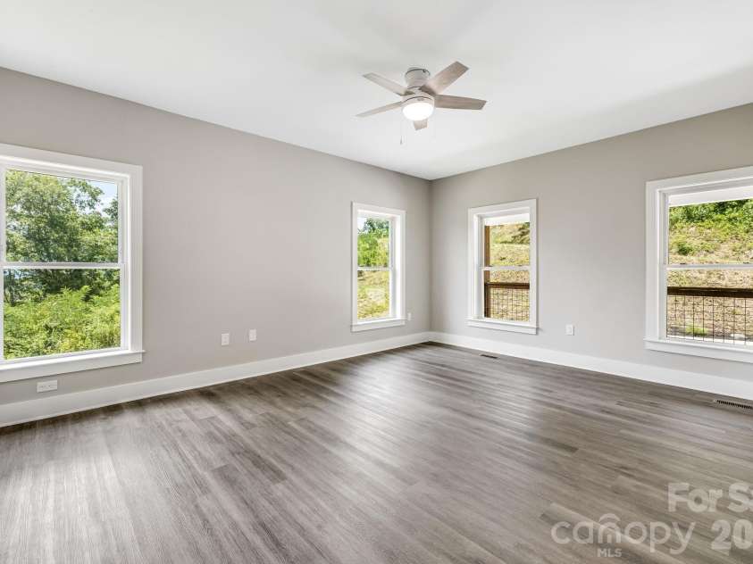 338 Espen Ridge, Woodfin, NC 28804.  MLS# CAR4381331, YatesRealty ID 25927. 