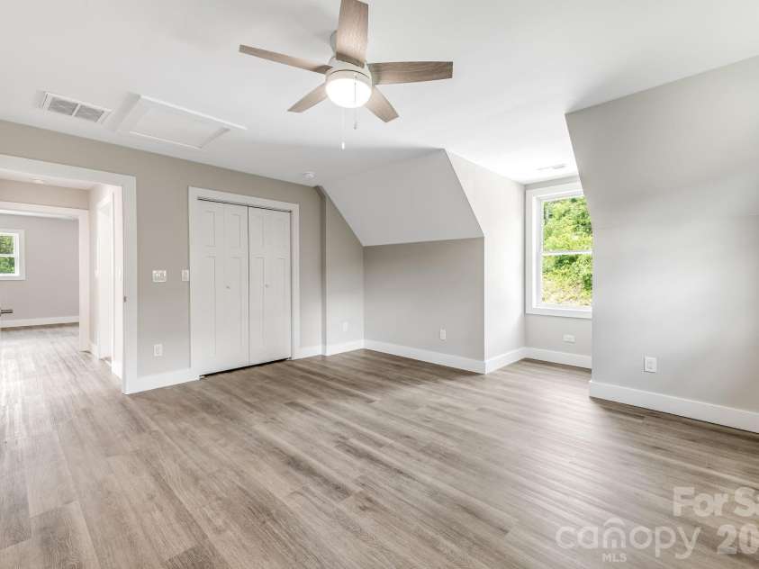 338 Espen Ridge, Woodfin, NC 28804.  MLS# CAR4381331, YatesRealty ID 25927. 