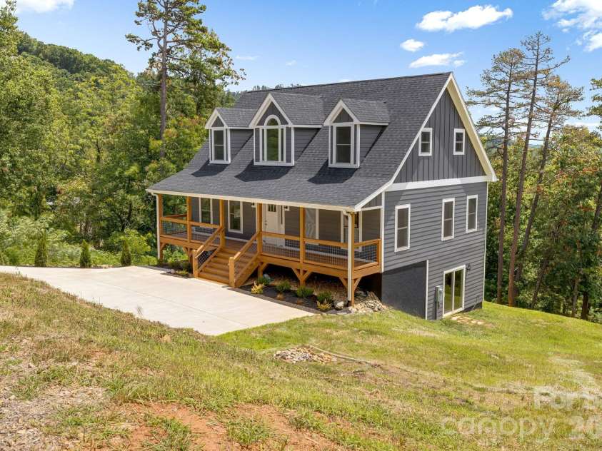 338 Espen Ridge, Woodfin, NC 28804.  MLS# CAR4381331, YatesRealty ID 25927. 