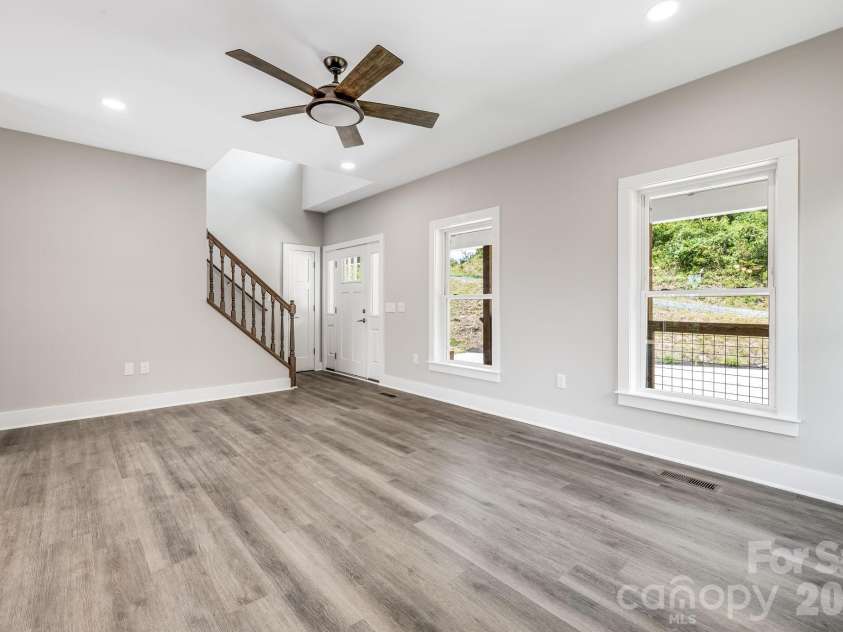 338 Espen Ridge, Woodfin, NC 28804.  MLS# CAR4381331, YatesRealty ID 25927. Staged
