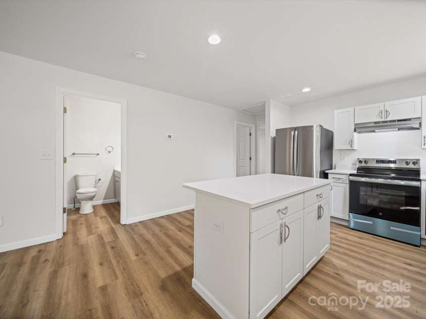 821 1st Street, Kings Mountain, NC 28086.  MLS# CAR4275524, YatesRealty ID 25929. 