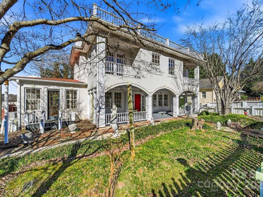 1010 College Avenue, Lenoir, NC 28645.  MLS# CAR4322808, YatesRealty ID 2593. 