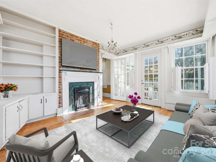 1010 College Avenue, Lenoir, NC 28645.  MLS# CAR4322808, YatesRealty ID 2593. 