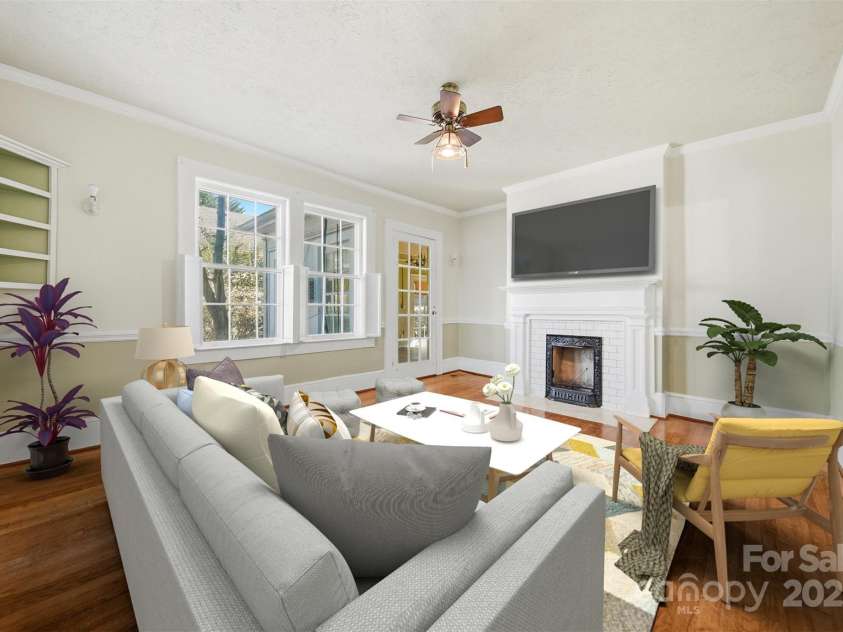 1010 College Avenue, Lenoir, NC 28645.  MLS# CAR4322808, YatesRealty ID 2593. 