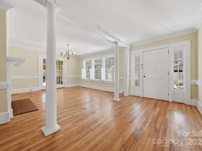 1010 College Avenue, Lenoir, NC 28645.  MLS# CAR4322808, YatesRealty ID 2593. 