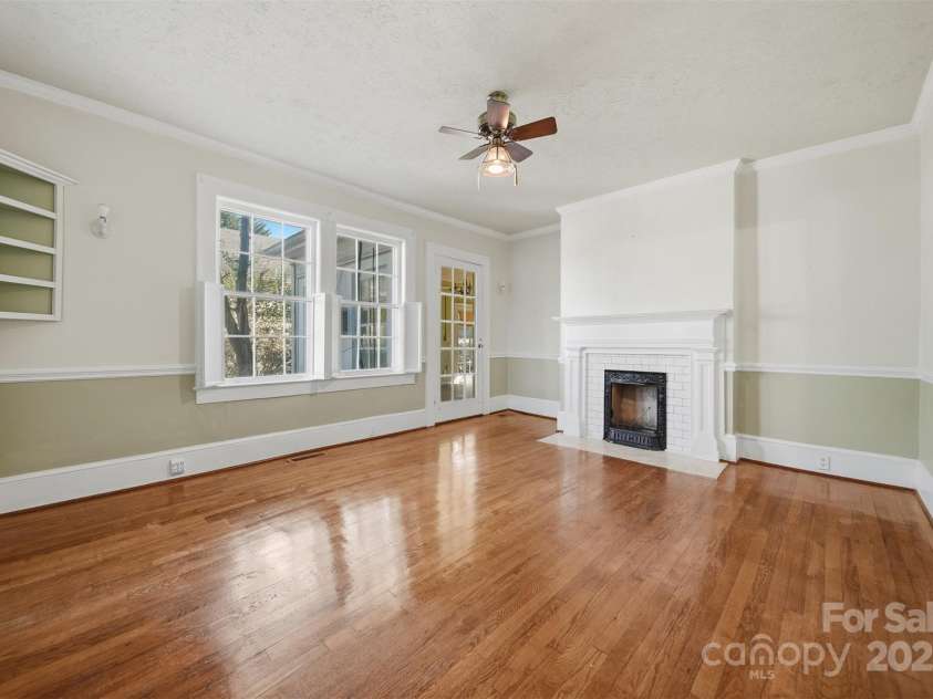 1010 College Avenue, Lenoir, NC 28645.  MLS# CAR4322808, YatesRealty ID 2593. 