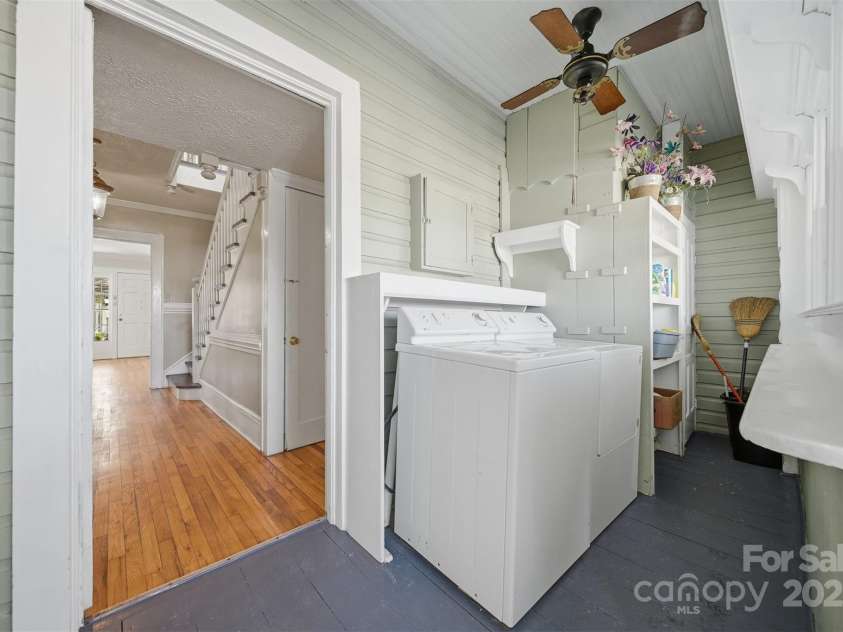 1010 College Avenue, Lenoir, NC 28645.  MLS# CAR4322808, YatesRealty ID 2593. 