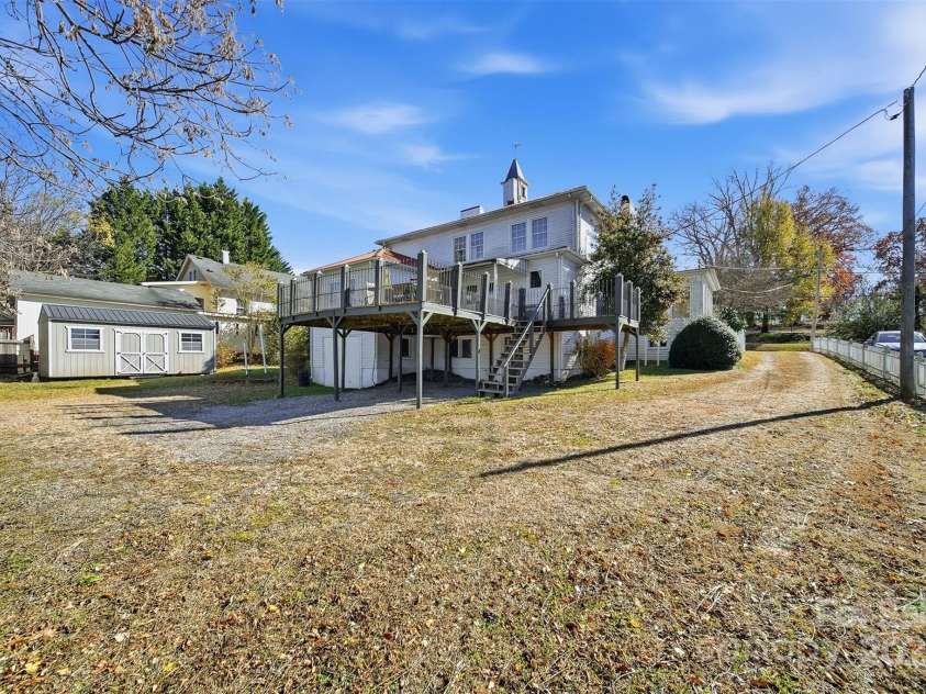 1010 College Avenue, Lenoir, NC 28645.  MLS# CAR4322808, YatesRealty ID 2593. 