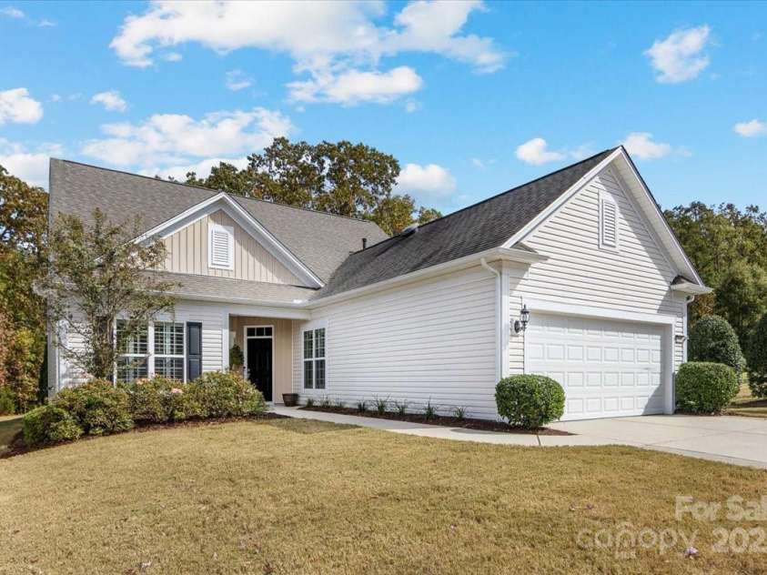 2056 Kennedy Drive, Fort Mill, SC 29707.  MLS# CAR4314577, YatesRealty ID 2593. 