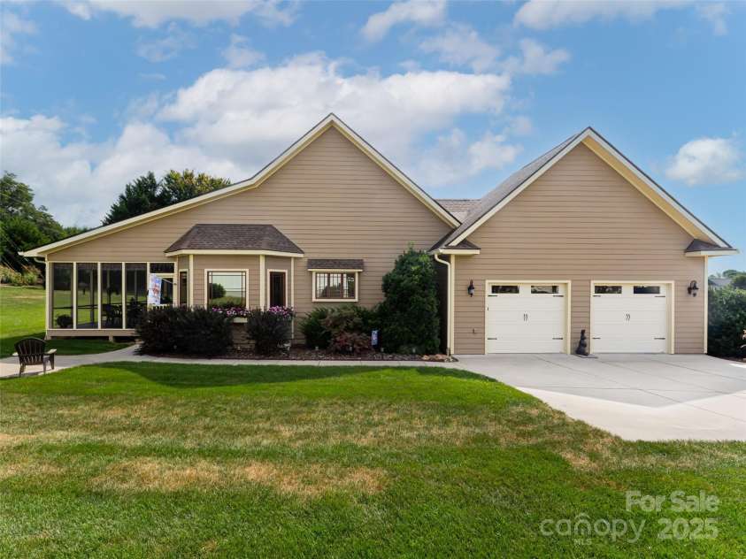 59 Rockbridge Road, Mills River, NC 28759.  MLS# CAR4218172, YatesRealty ID 2593. 