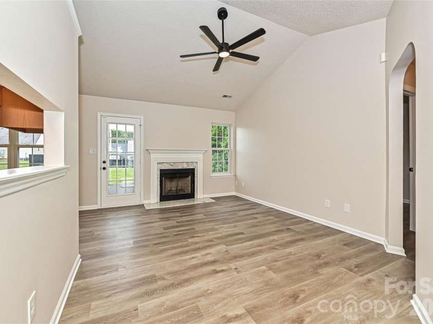 2015 Slater Springs Drive, Charlotte, NC 28216.  MLS# CAR4371256, YatesRealty ID 25930. 
