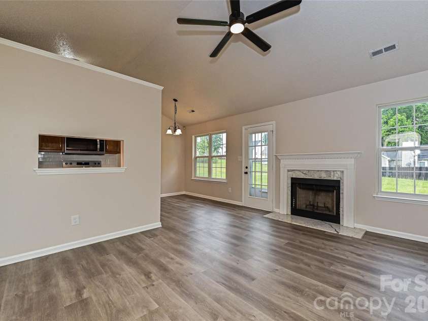 2015 Slater Springs Drive, Charlotte, NC 28216.  MLS# CAR4371256, YatesRealty ID 25930. 