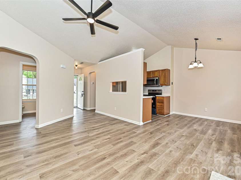 2015 Slater Springs Drive, Charlotte, NC 28216.  MLS# CAR4371256, YatesRealty ID 25930. 