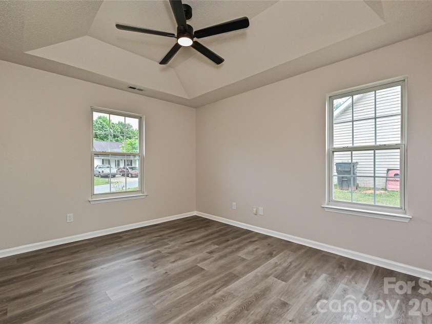 2015 Slater Springs Drive, Charlotte, NC 28216.  MLS# CAR4371256, YatesRealty ID 25930. 