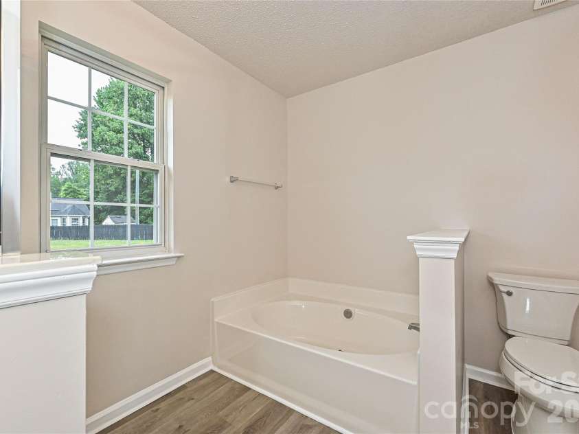 2015 Slater Springs Drive, Charlotte, NC 28216.  MLS# CAR4371256, YatesRealty ID 25930. 