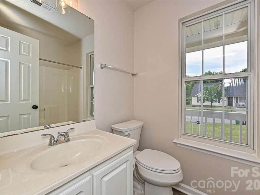 2015 Slater Springs Drive, Charlotte, NC 28216.  MLS# CAR4371256, YatesRealty ID 25930. 