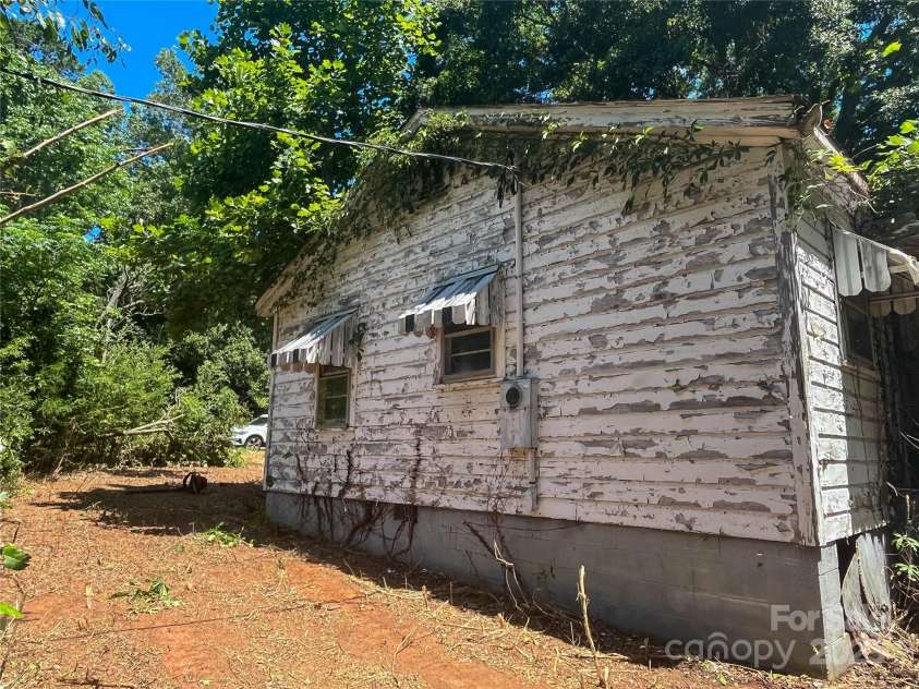 927 Steep Hill Road, Belmont, NC 28012.  MLS# CAR4280895, YatesRealty ID 25931. 