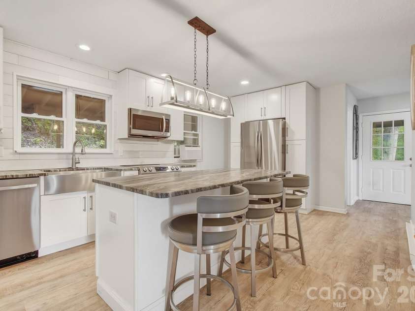 2131 Coleman Mountain Road, Waynesville, NC 28785.  MLS# CAR4377918, YatesRealty ID 25932. 