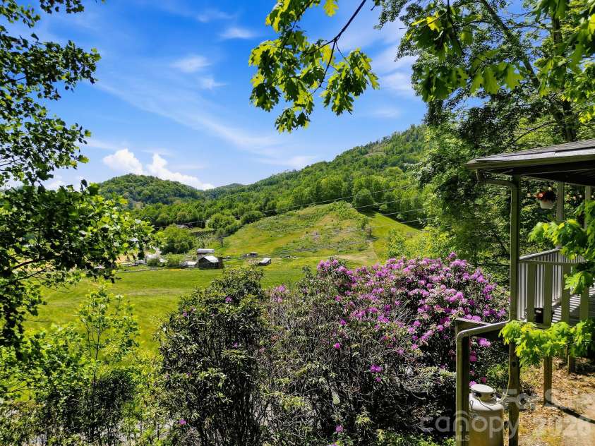 2131 Coleman Mountain Road, Waynesville, NC 28785.  MLS# CAR4377918, YatesRealty ID 25932. 